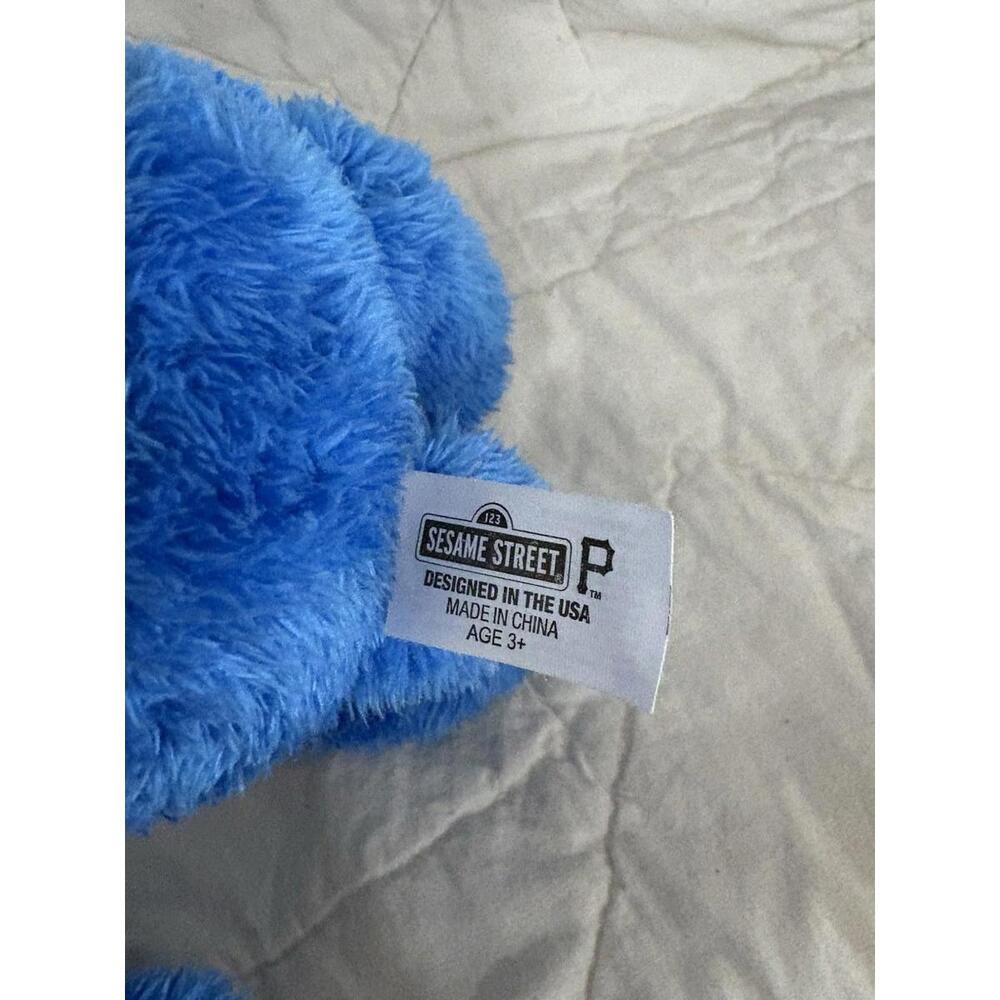 Pittsburgh Pirates Grover 12” Sesame Street Plush SGA 2024 Stuffed Animal MLB - Picture 4 of 4